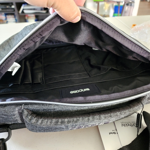 Incase Reform Tensaerlite Brief (13") - Picture 2 of 4